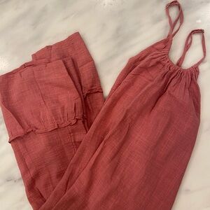 Super cute salmon colored Kona Sol Size M cover up. Perfect for day at the beach